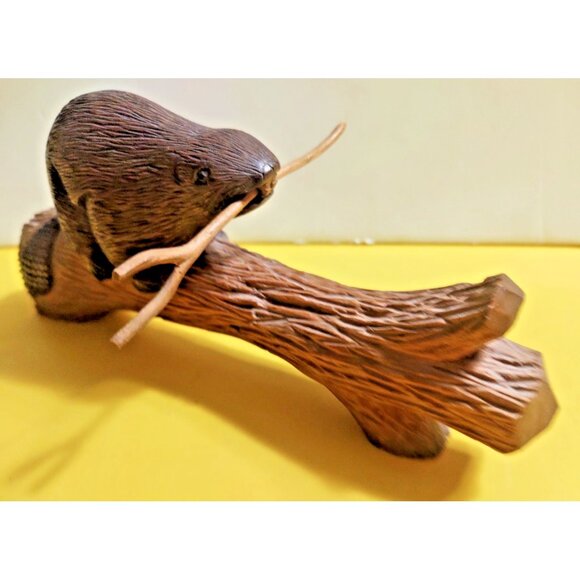 Vintage Carved Wood Art Detailed Beaver on a Log signed E. Hirt 8" x 4" - Picture 1 of 15